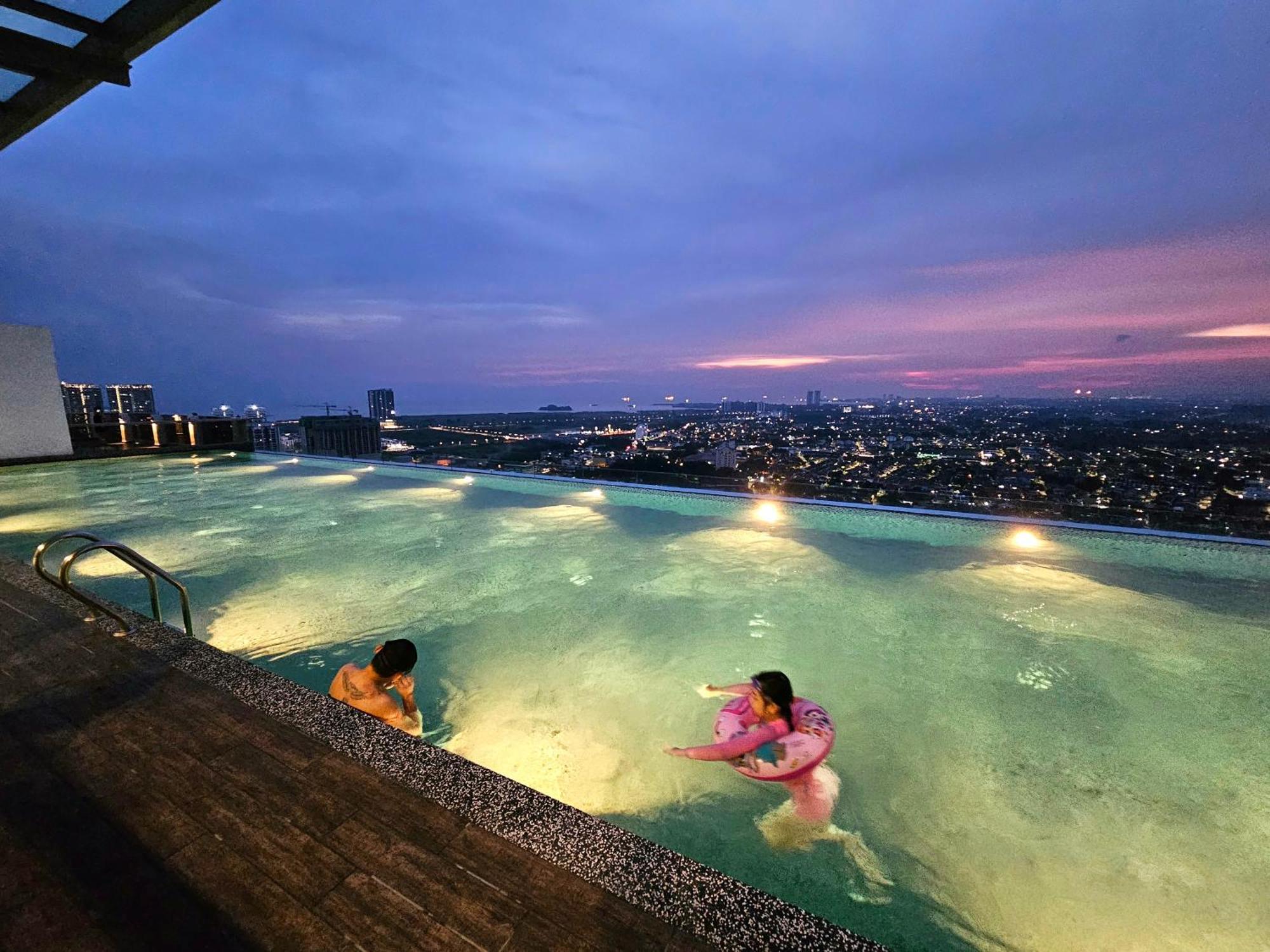 Quartz Residence - Melaka ภายนอก รูปภาพ