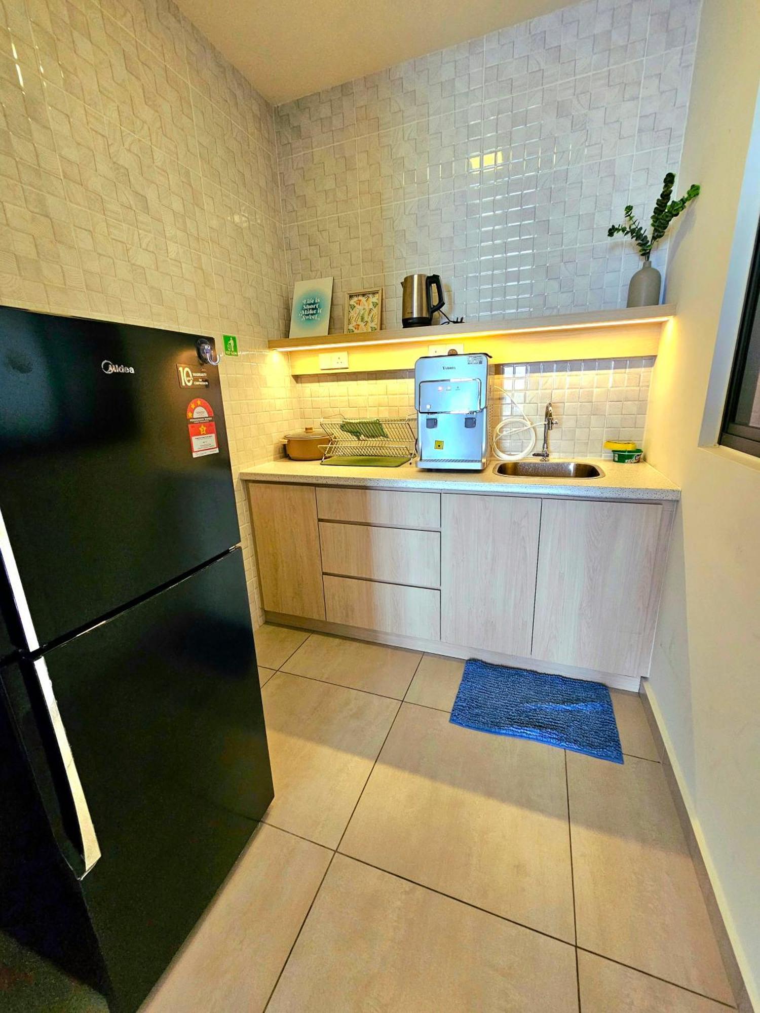 Quartz Residence - Melaka ภายนอก รูปภาพ